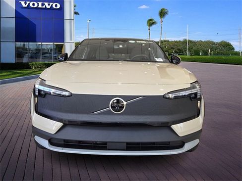 New 2026 Volvo EX30 Cross Country Ultra image 2