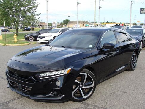 Used 2022 Honda Accord Sport image 3