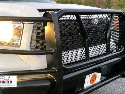 Used 2014 Toyota Tundra 4x4 CrewMax image 28