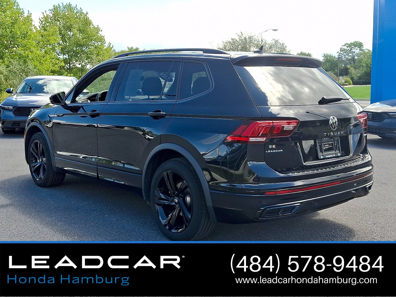 Used 2024 Volkswagen Tiguan SE R-Line AWD/4WD image 4