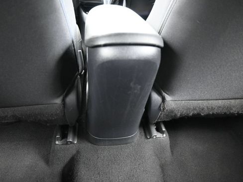 Used 2019 Toyota C-HR XLE FWD image 35
