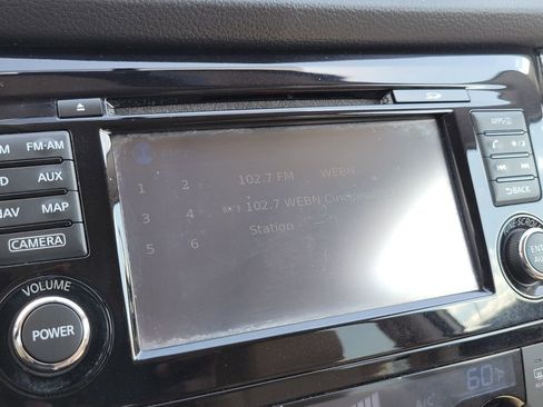 Used 2015 Nissan Rogue SL w/ SL Premium Package image 57