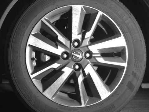 Used 2025 Nissan Versa SV image 12