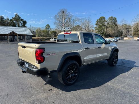 Used 2024 Chevrolet Colorado Trail Boss w/ Technology Package image 6