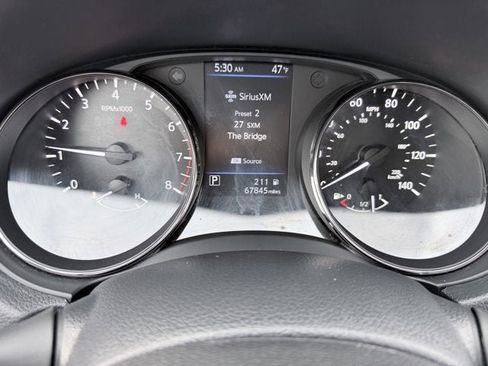 Certified 2019 Nissan Rogue S image 10