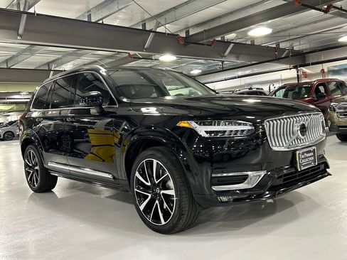 Used 2023 Volvo XC90 B5 Plus w/ Protection Package Premier AWD/4WD image 1