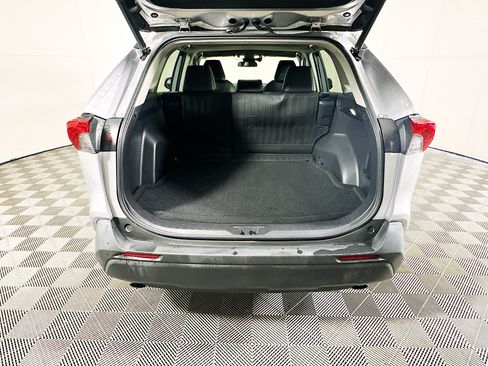 Used 2022 Toyota RAV4 XLE Premium AWD/4WD image 31