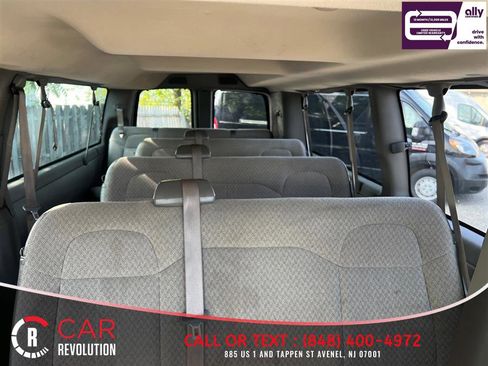 Used 2020 Chevrolet Express 3500 LT w/ LT Preferred Equipment Group RWD image 17