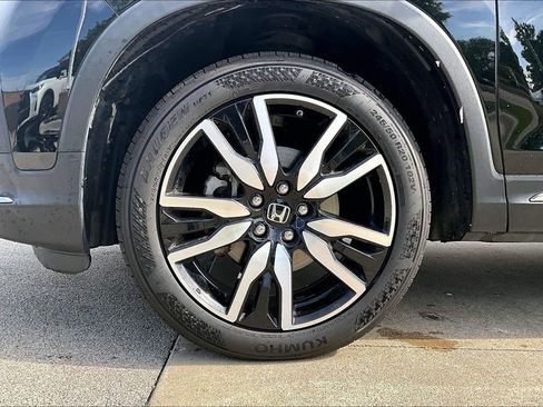 Used 2021 Honda Pilot Touring image 10