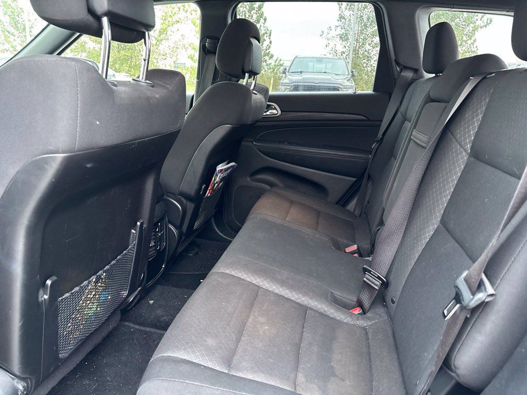 Used 2021 Jeep Grand Cherokee Laredo AWD/4WD image 14