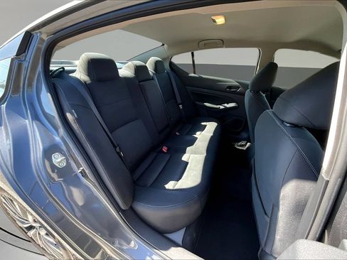 Used 2025 Nissan Altima 2.5 SV FWD image 26