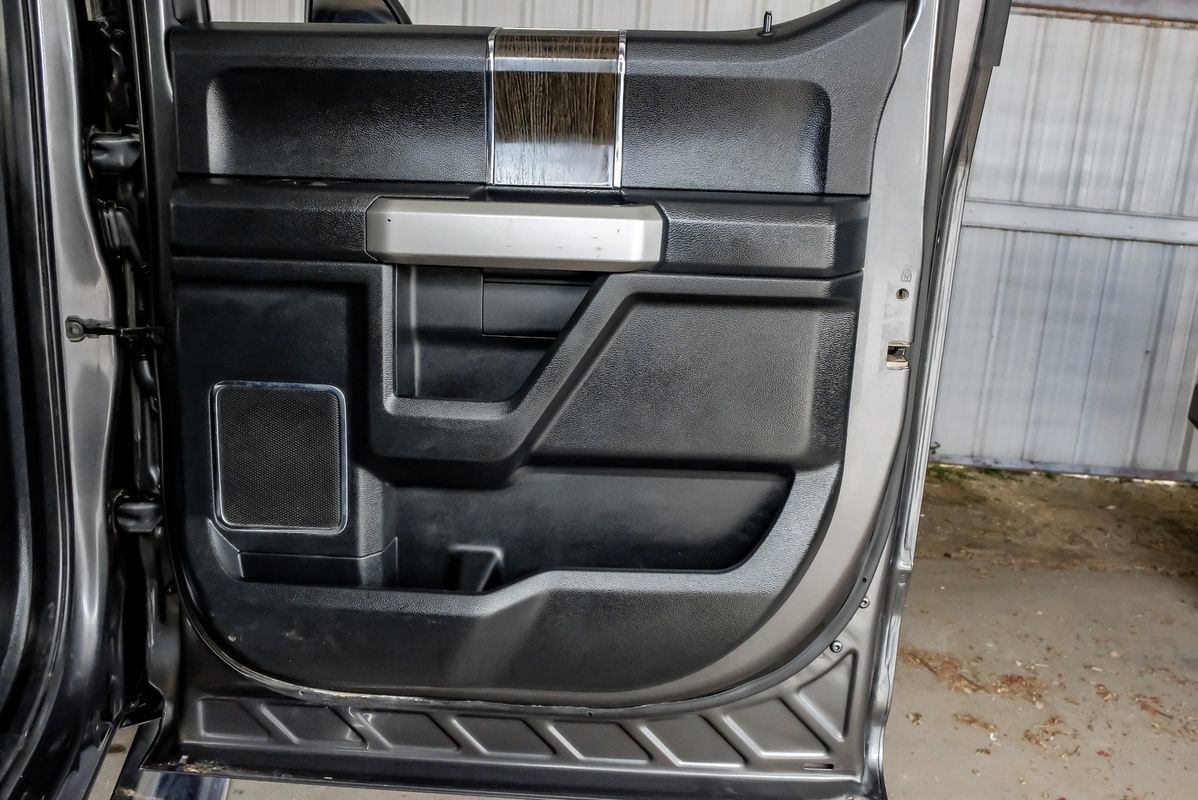 Used 2020 Ford F350 Lariat w/ Chrome Package AWD/4WD image 47