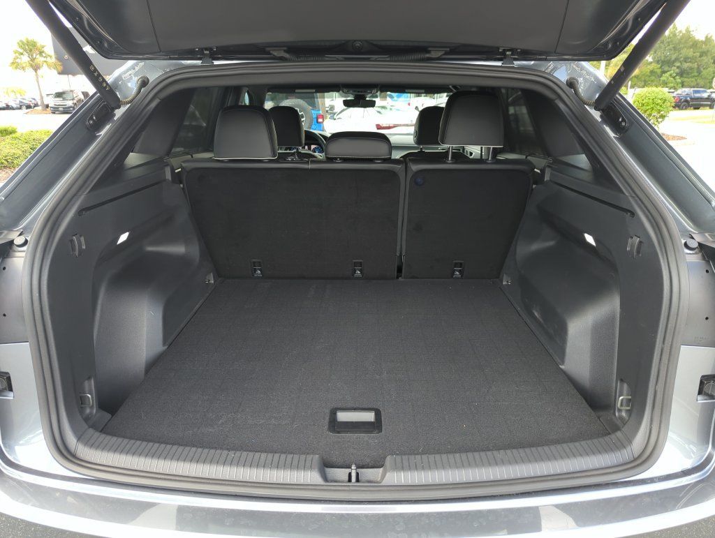 Used 2024 Volkswagen Atlas Cross Sport SEL Premium R-Line AWD/4WD image 19