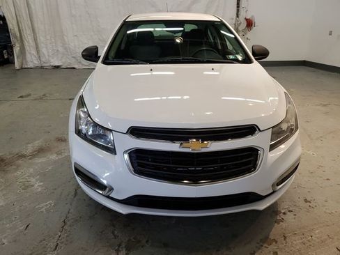 Used 2015 Chevrolet Cruze LS image 9