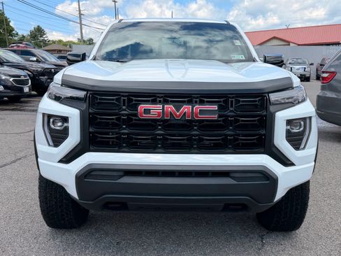 Used 2025 GMC Canyon Elevation AWD/4WD image 9