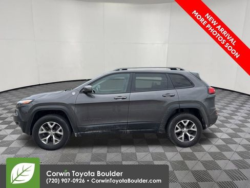 Used 2014 Jeep Cherokee Trailhawk w/ Technology Group AWD/4WD image 4