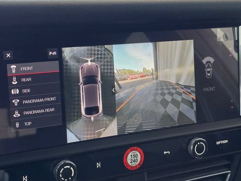 Certified 2026 Porsche Macan AWD/4WD image 43