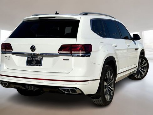 Used 2022 Volkswagen Atlas SEL Premium image 2