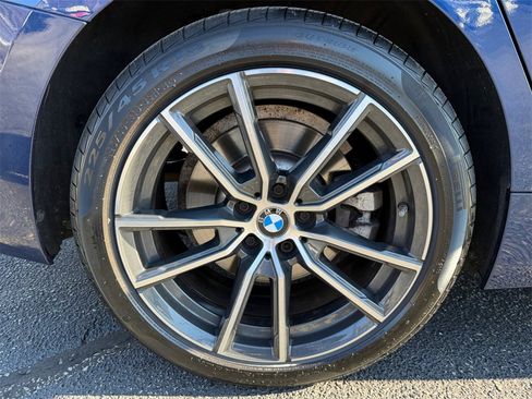 Used 2019 BMW 330i xDrive Sedan w/ Driving Assistance Package image 17