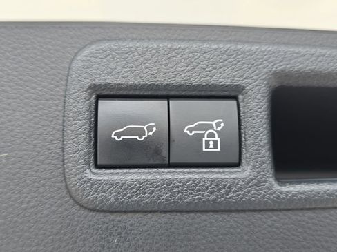 Used 2021 Toyota Venza XLE w/ Softex Package AWD/4WD image 14