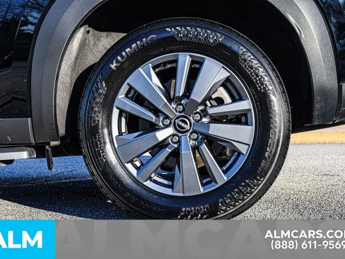 Used 2025 Nissan Pathfinder SV image 17