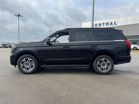 New 2026 Ford Expedition Active RWD image 3