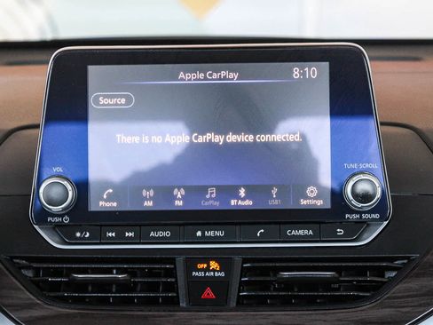 Used 2025 Nissan Altima 2.5 SV FWD image 14