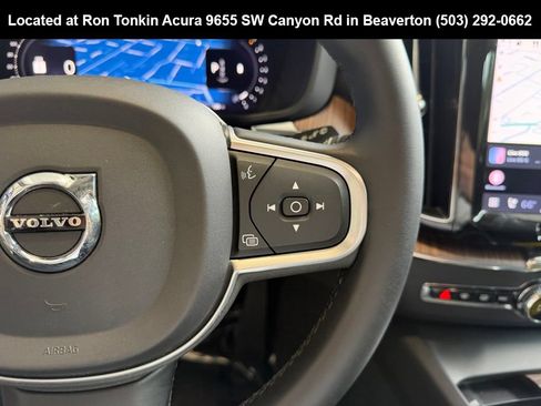 Used 2022 Volvo XC60 B5 Momentum w/ Advanced Package AWD/4WD image 18