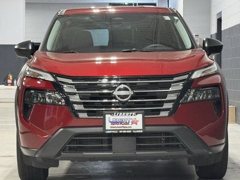 Used 2025 Nissan Rogue S AWD/4WD image 23