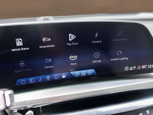 Used 2025 Cadillac Lyriq Luxury RWD image 16