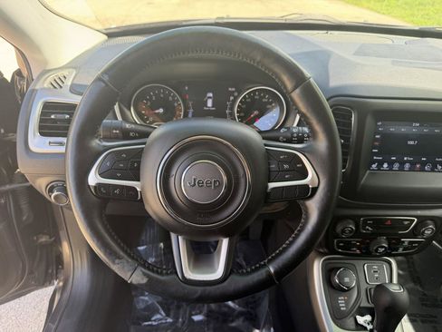 Used 2018 Jeep Compass Sport w/ Tech Group AWD/4WD image 16