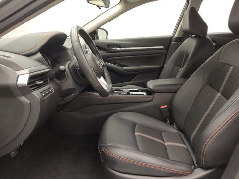 Used 2024 Nissan Altima 2.5 SR FWD image 17