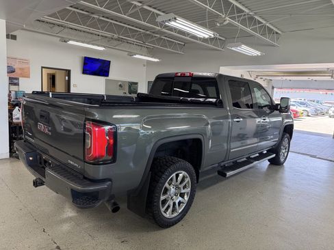 Used 2017 GMC Sierra 1500 Denali AWD/4WD image 11