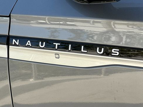 Certified 2024 Lincoln Nautilus Premier image 28