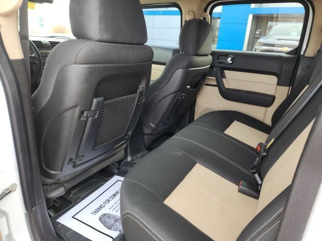 Used 2010 HUMMER H3T AWD/4WD image 11