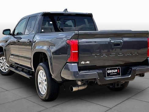 Used 2025 Toyota Tacoma SR5 w/ SR5 Upgrade Package AWD/4WD image 12