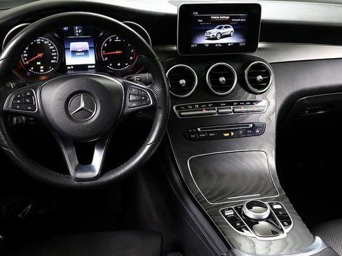 Used 2019 Mercedes-Benz GLC 300 4MATIC image 15