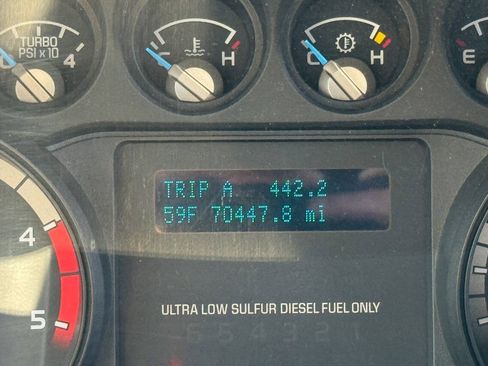 Used 2016 Ford F550 4x4 Regular Cab Super Duty w/ Power Equipment Group image 32