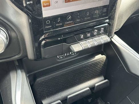 Used 2023 RAM 1500 Laramie AWD/4WD image 28