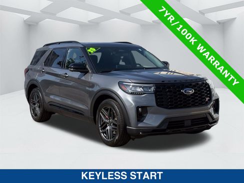 Certified 2025 Ford Explorer ST AWD/4WD image 3