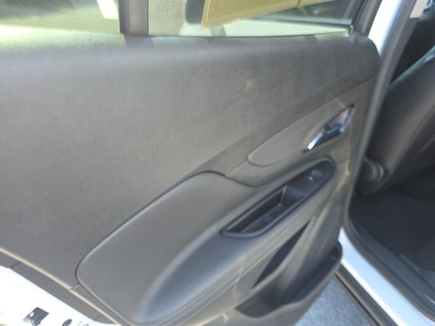 Used 2022 Buick Encore Preferred FWD image 27