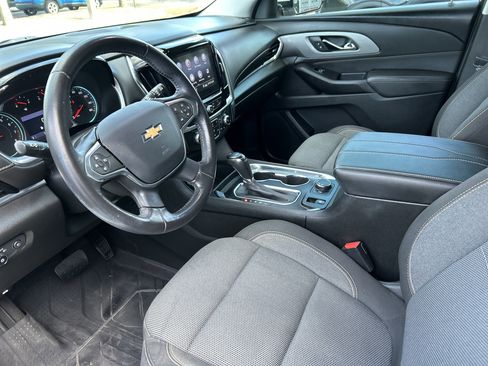 Used 2020 Chevrolet Traverse LT image 11