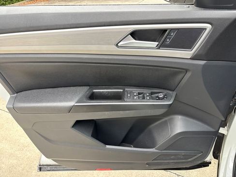 Used 2018 Volkswagen Atlas SE image 15