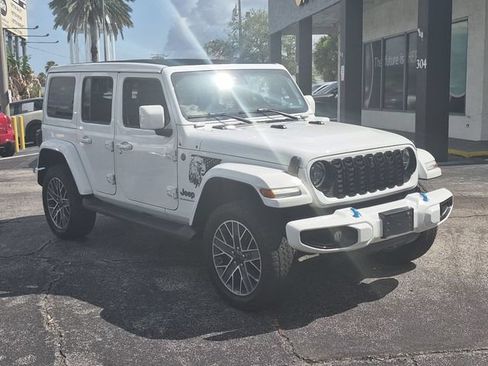 Used 2024 Jeep Wrangler High Altitude AWD/4WD image 3