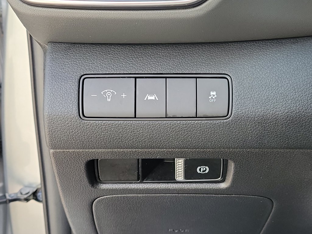 Used 2022 Hyundai Santa Fe SE FWD image 28