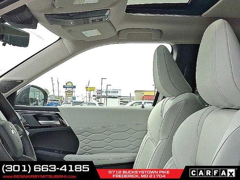 New 2025 Mitsubishi Outlander AWD image 14