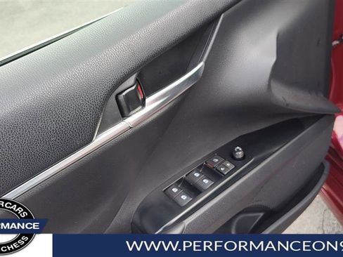 Used 2018 Toyota Camry SE image 11