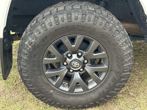 Used 2023 Toyota Tacoma SR5 image 12