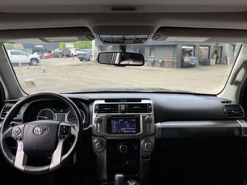 Used 2018 Toyota 4Runner SR5 Premium AWD/4WD image 12