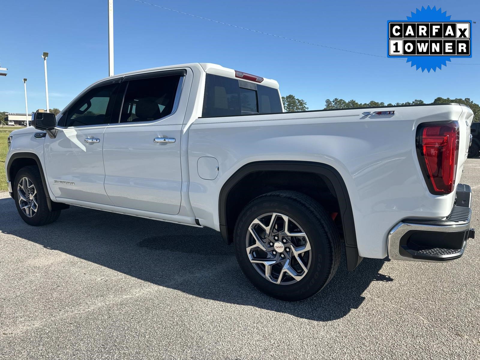 Used 2023 GMC Sierra 1500 SLT w/ SLT Premium Package AWD/4WD image 6